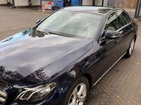 Gebraucht Mercedes E220 Avantgarde 194 PS (142 kW) 2017 Blau Limousine