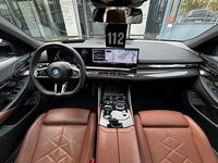 Gebraucht BMW 550e M Sport 489 PS (359 kW) 2025 Carbonschwarz Limousine