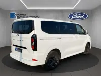 Gebraucht Ford Tourneo Titanium 136 PS (100 kW) 2025 Weiß Van / Kleinbus