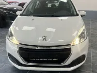 Gebraucht Peugeot 208 Active 68 PS (50 kW) 2019 Weiß Kleinwagen