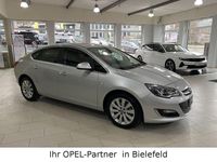Gebraucht Opel Astra 140 PS (102 kW) 2013 Argonsilber/sovereign/switchblad (metallic) Limousine