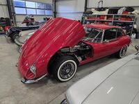 Second-hand Jaguar E-Type 268 CP (197 kW) 1971 Roșu