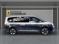 Neu VW Multivan Edition 150 PS (110 kW) 2026 Candyweiß/ starlight blue met Van