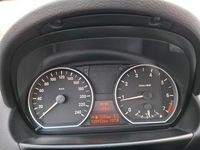 Gebraucht BMW 116 122 PS (89 kW) 2011 Grau Kleinwagen