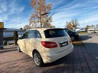 Gebraucht Mercedes B180 109 PS (80 kW) 2014 Van / Kleinbus