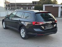 Gebraucht VW Passat 150 PS (110 kW) 2022 Schwarz Kombi