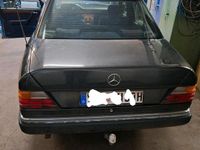 Gebraucht Mercedes E230 1991 Schwarz Limousine