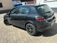 Gebraucht Opel Astra 115 PS (84 kW) 2008 Schwarz Kleinwagen