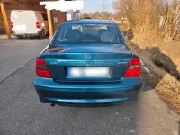 Begagnad Opel Vectra 101 HK (74 kW) 2001 Grön Sedan