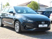 Gebraucht Hyundai i30 Select 120 PS (88 kW) 2020 Grau Kombi