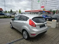 Gebraucht Ford Fiesta Titanium 82 PS (60 kW) 2009 Silber Limousine