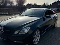 Gebraucht Mercedes E500 Elegance 408 PS (300 kW) 2011 Schwarz Coupé