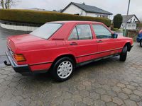 Gebraucht Mercedes 190 72 PS (52 kW) 1987 Rot Limousine