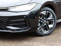 Gebraucht VW Passat R-line 272 PS (200 kW) 2025 Grenadillschwarz metallic Kombi