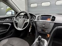 Gebraucht Opel Insignia Edition 131 PS (96 kW) 2013 Grau Kombi