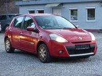 Gebraucht Renault Clio III Dynamique 101 PS (74 kW) 2011 Rot Limousine