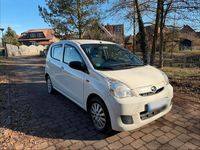Gebraucht Daihatsu Cuore 69 PS (50 kW) 2012 Weiß Kleinwagen