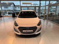 Gebraucht Hyundai i30 GO! 101 PS (74 kW) 2016 Weiß Limousine
