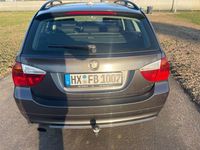 Gebraucht BMW 320 150 PS (110 kW) 2006 Grau Kombi