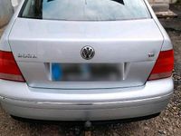 Second-hand VW Bora 105 CP (77 kW) 2002 Argintiu Berlinǎ