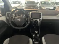 Gebraucht Toyota Aygo X-play 69 PS (50 kW) 2016 Pianosaweiß Kleinwagen