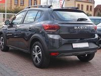 Gebraucht Dacia Sandero Expression 91 PS (66 kW) 2023 Grau Kleinwagen