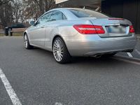 Gebraucht Mercedes E350 306 PS (225 kW) 2009 Silber Coupé