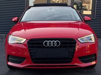 Gebraucht Audi A3 Ambiente 110 PS (80 kW) 2015 Rot Limousine