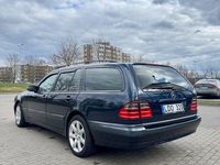 Gebraucht Mercedes E320 Classic 197 PS (144 kW) 2002 Schwarz Limousine