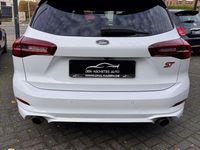 Gebraucht Ford Focus ST 280 PS (205 kW) 2023 Weiß Limousine