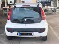 Gebraucht Peugeot 107 68 PS (50 kW) 2010 Weiß Kleinwagen