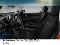 Gebraucht Mini Cooper 136 PS (100 kW) 2019 Solaris orange (metallic) Kleinwagen