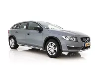 Gebraucht Volvo V60 CC Business Edition 150 PS (110 kW) 2015 Grau Kombi