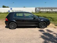 Gebraucht VW Golf IV 75 PS (55 kW) 2003 Schwarz Kleinwagen
