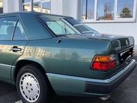 Gebraucht Mercedes E280 193 PS (141 kW) 1993 Grün Limousine