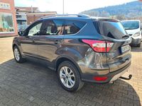 Gebraucht Ford Kuga Titanium 150 PS (110 kW) 2018 Grau SUV