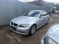 Gebraucht BMW 318 129 PS (94 kW) 2005 Silber Limousine