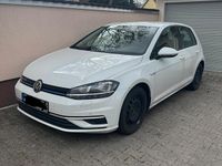 Gebraucht VW Golf VII 130 PS (95 kW) 2019 Weiß Kleinwagen