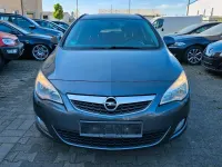 Gebraucht Opel Astra 110 PS (80 kW) 2011 Grau Kombi