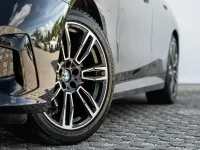 Gebraucht BMW 520 M Sport 197 PS (144 kW) 2025 Sophistograu brillanteffekt metallic Limousine
