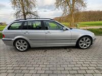Gebraucht BMW 330 231 PS (169 kW) 2001 Silber Kombi