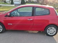 Gebraucht Renault Clio II Dynamique 75 PS (55 kW) 2010 Rot Kleinwagen