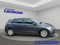 Gebraucht Hyundai i30 95 PS (69 kW) 2017 Pepper grey (braun) Limousine