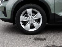 Gebraucht Volvo XC40 Core 163 PS (119 kW) 2023 Gruen SUV
