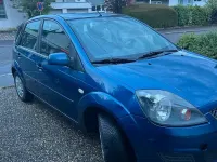 Gebraucht Ford Fiesta 101 PS (74 kW) 2007 Blau Kleinwagen