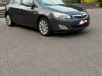 Gebraucht Opel Astra 140 PS (102 kW) 2012 Grau Kleinwagen