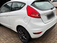 Gebraucht Ford Fiesta 82 PS (60 kW) 2010 Weiß Kleinwagen