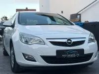 Gebraucht Opel Astra Edition 120 PS (88 kW) 2012 Weiß Limousine
