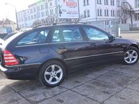 Gebraucht Mercedes C320 218 PS (160 kW) 2003 Tansanitblau  metalliclack Kombi