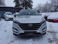 Gebraucht Hyundai Tucson Intro Edition 177 PS (130 kW) 2016 Platinum silver / mic SUV